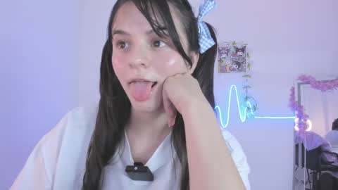 Coraline uwu     Bienvenidos al dulce mundo de Coraline    Hola amores soy Coraline  Una chica  tierna juguetona online show from 05/25/26, 02:17