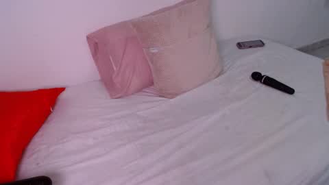 Coral Reyes online show from 11/27/25, 10:50