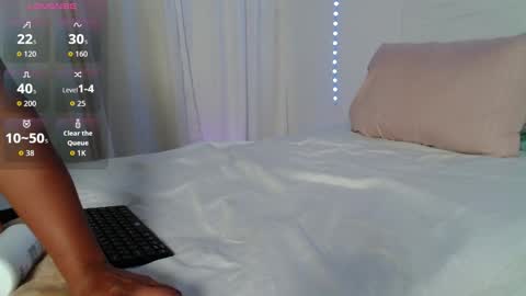 Coral Reyes online show from 12/05/25, 11:08