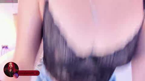 Coral Smith online show from 10/26/25, 05:08