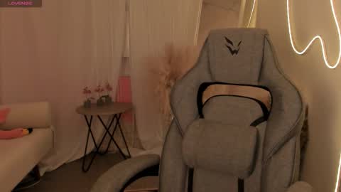 little girl who is always right or just Cora online show from 03/18/26, 05:54