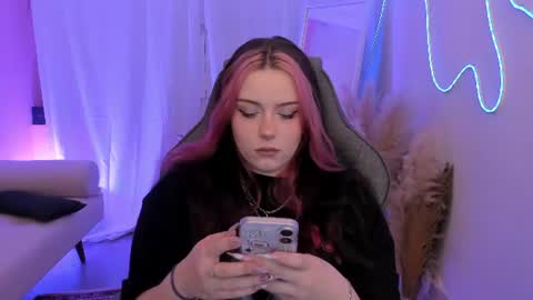 Snapshot of coramiel chatting on 06/13/26, 04:21 little girl who is always right or just Cora online show from 06/13/26, 04:21