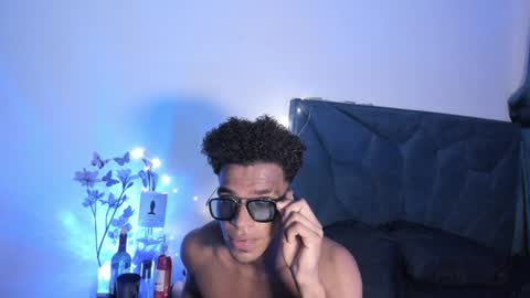 Snapshot of coreyglover chatting on 12/02/24, 01:36 CoreyGlover online show from 12/02/24, 01:36