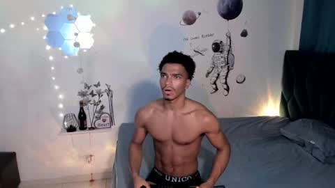 Snapshot of coreyglover chatting on 09/29/25, 08:08 CoreyGlover online show from 09/29/25, 08:08