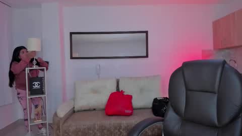 Corina White online show from 09/29/25, 11:04