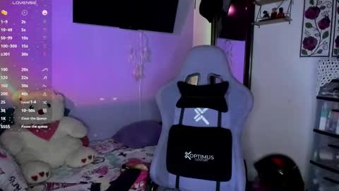 Snapshot of corinastonee chatting on 10/21/25, 02:12 corina online show from 10/21/25, 02:12