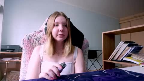 Elvi online show from 05/26/26, 09:38