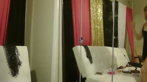 CorinneBijou online show from 02/09/25, 05:08