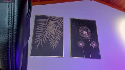 Snapshot of corinnerusso chatting on 12/30/24, 05:04 Corinne Russo online show from 12/30/24, 05:04