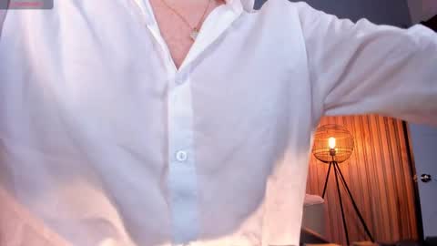 Snapshot of corinnerusso chatting on 03/06/25, 03:57 Corinne Russo online show from 03/06/25, 03:57