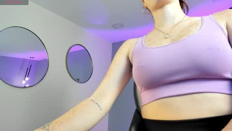 Snapshot of corinnerusso chatting on 10/06/25, 05:38 Corinne Russo online show from 10/06/25, 05:38