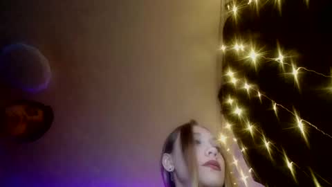 Snapshot of corn_404 chatting on 12/20/24, 01:33 Nata and Raf online show from 12/20/24, 01:33