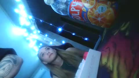 Snapshot of corn_404 chatting on 01/21/25, 01:22 Nata and Raf online show from 01/21/25, 01:22