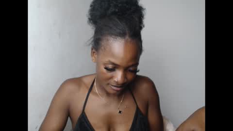 Snapshot of cornxslut chatting on 11/11/25, 01:38 cornxslut online show from 11/11/25, 01:38