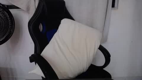 corolaxxl online show from 12/21/25, 01:02