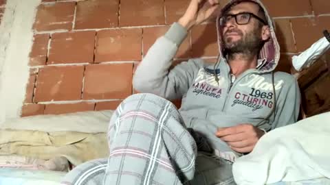 Snapshot of corradog83 chatting on 12/03/24, 02:38 Corrado online show from 12/03/24, 02:38