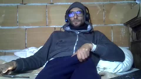 Snapshot of corradog83 chatting on 12/15/25, 04:00 Corrado online show from 12/15/25, 04:00