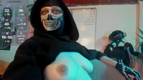 Snapshot of cos_operator chatting on 11/25/25, 08:20 cos_operator online show from 11/25/25, 08:20