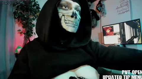 Snapshot of cos_operator chatting on 12/17/25, 09:21 cos_operator online show from 12/17/25, 09:21