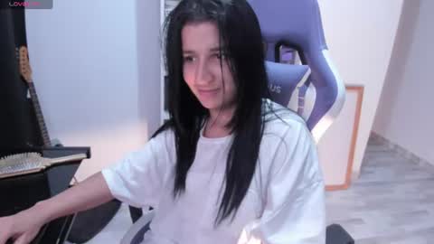 Snapshot of cositarika__ chatting on 07/05/26, 11:56 Lunita online show from 07/05/26, 11:56