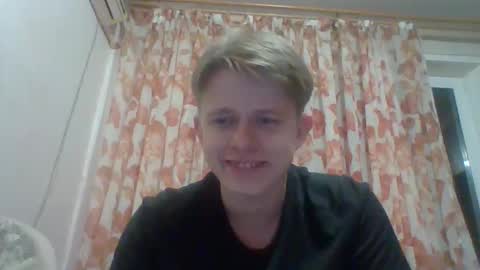 Snapshot of cosm2312 chatting on 04/07/26, 06:30 Andrew online show from 04/07/26, 06:30