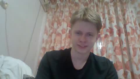 Snapshot of cosm2312 chatting on 04/14/26, 06:36 Andrew online show from 04/14/26, 06:36