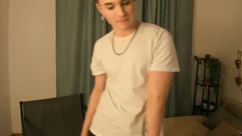 Snapshot of cosmicflirt chatting on 03/03/26, 09:10 Henry online show from 03/03/26, 09:10