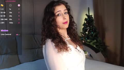 Snapshot of cosmos_baby chatting on 01/11/25, 12:40 Luna online show from 01/11/25, 12:40