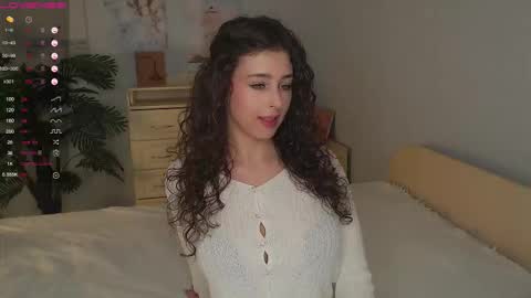 Snapshot of cosmos_baby chatting on 11/08/25, 02:39 Luna online show from 11/08/25, 02:39