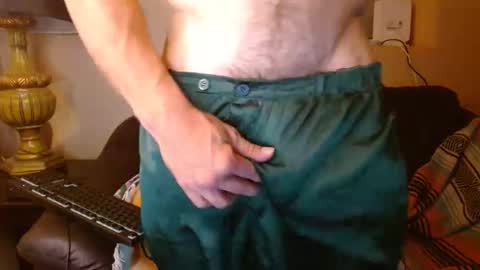 Snapshot of couplaloverz chatting on 09/09/25, 05:07 Tony online show from 09/09/25, 05:07