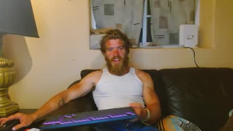 Snapshot of couplaloverz chatting on 09/26/25, 04:38 Tony online show from 09/26/25, 04:38