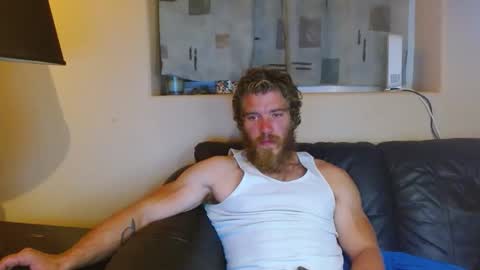 Snapshot of couplaloverz chatting on 10/25/25, 04:20 Tony online show from 10/25/25, 04:20