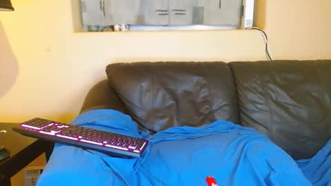 Snapshot of couplaloverz chatting on 10/26/25, 06:52 Tony online show from 10/26/25, 06:52