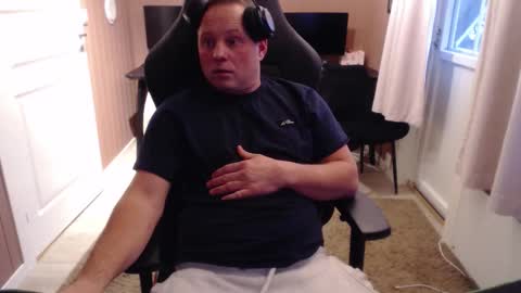 Snapshot of couple3845 chatting on 11/05/25, 02:50 couple3845 online show from 11/05/25, 02:50