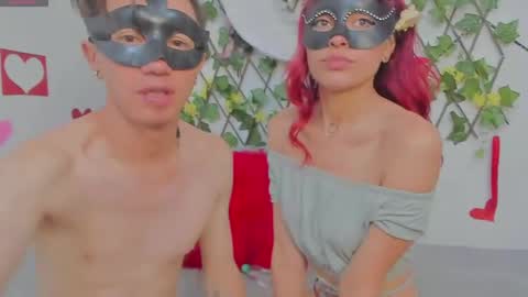 couple_2533 online show from 04/05/26, 11:51