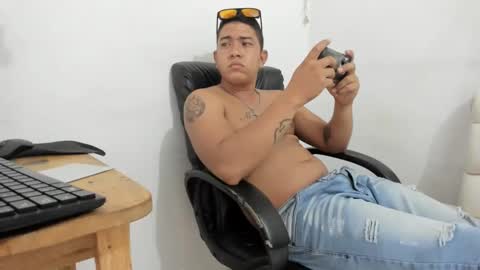 Snapshot of couple_fantasy30 chatting on 01/11/25, 10:51 Nikol y tomy online show from 01/11/25, 10:51