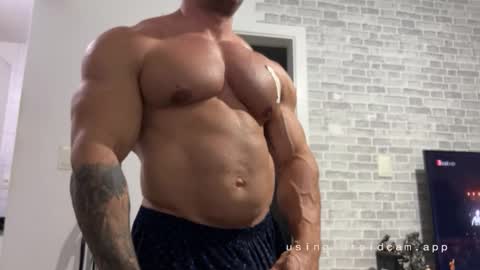 couplemuscle40 online show from 03/11/26, 01:22