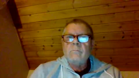 Snapshot of couples1234 chatting on 11/25/25, 05:02 couples1234 online show from 11/25/25, 05:02