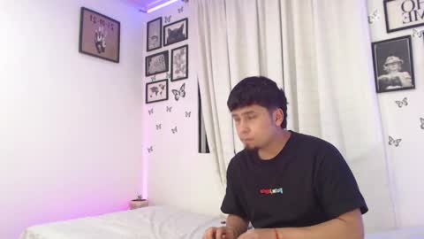 Snapshot of coupsextop chatting on 12/23/24, 07:49 Juli and Liam online show from 12/23/24, 07:49