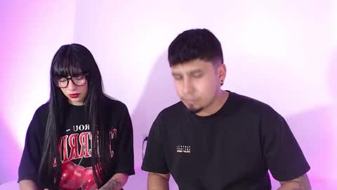 Snapshot of coupsextop chatting on 11/13/25, 06:01 Juli and Liam online show from 11/13/25, 06:01