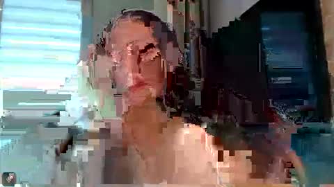 Courtney online show from 11/12/25, 08:04