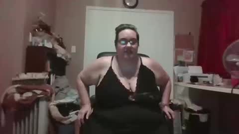 Craftgirl online show from 10/16/25, 02:40