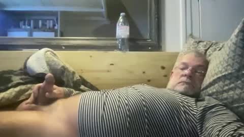 Snapshot of crapaud75018 chatting on 12/19/25, 07:15 crapaud75018 online show from 12/19/25, 07:15