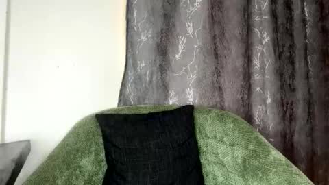 Snapshot of crave_meslowly chatting on 04/28/26, 04:50 Taliee online show from 04/28/26, 04:50