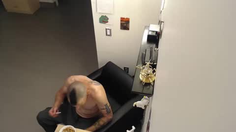 Snapshot of cravedave_d chatting on 09/30/25, 03:22 cravedave d online show from 09/30/25, 03:22