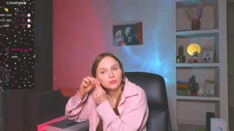 lucy online show from 01/08/26, 03:14