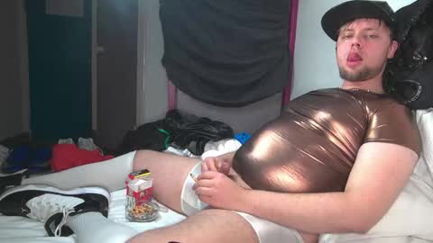 Snapshot of cravingboy chatting on 01/31/25, 09:48 robin online show from 01/31/25, 09:48