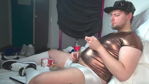 Snapshot of cravingboy chatting on 02/03/25, 12:03 robin online show from 02/03/25, 12:03