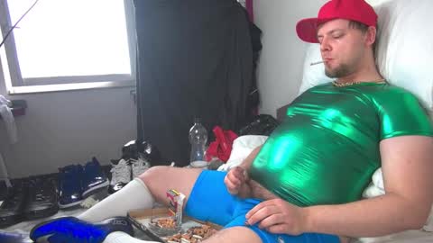 Snapshot of cravingboy chatting on 02/24/25, 02:58 robin online show from 02/24/25, 02:58