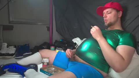 Snapshot of cravingboy chatting on 02/27/25, 06:42 robin online show from 02/27/25, 06:42